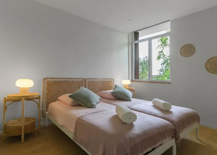 La Maison Des Fleurs - Superbe Maison Sur Les Hauteurs De